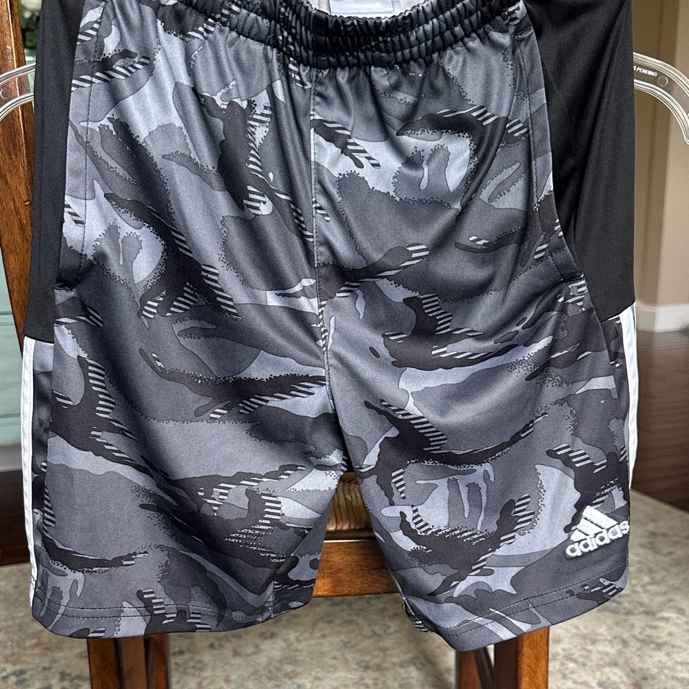 Adidas Men's Gray Camo Athletic Shorts